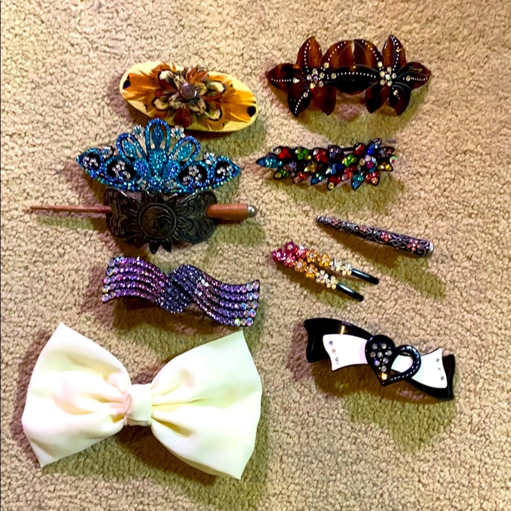 10 HAIR CLIPS/ACCESSORIES